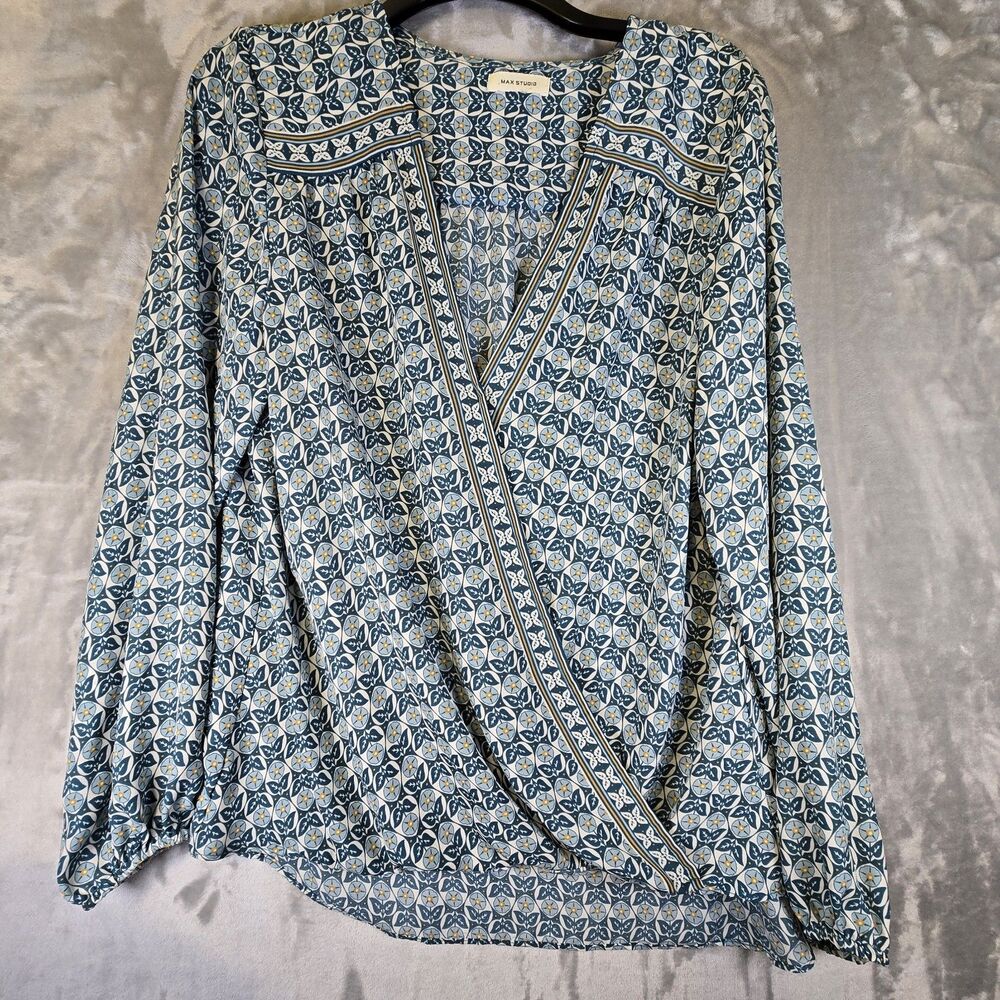 Max Studio Wrap Style Peasant Blouse L Blue White Geometric